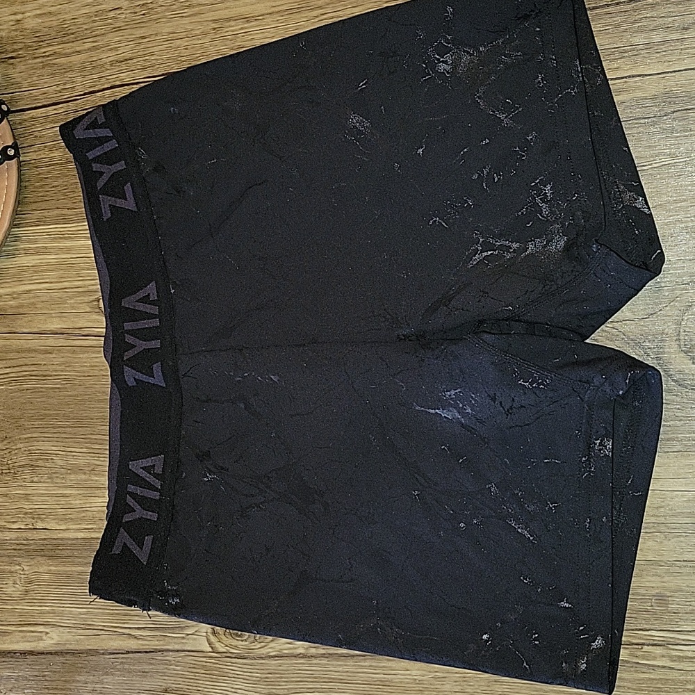 Zyia black marble banded hustle shorts